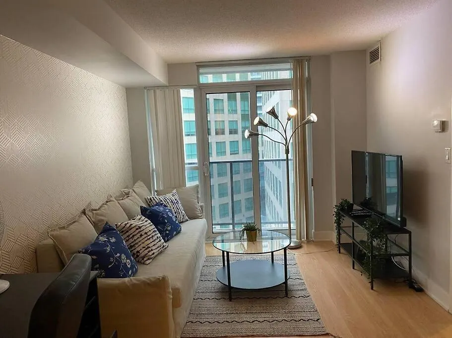 1+Den Condo With Balcony, Free Parking Toronto 0*,